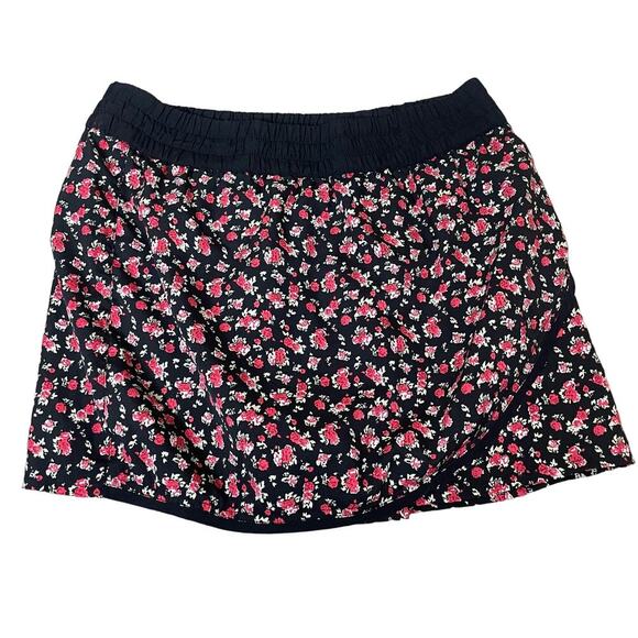 K Woman skirt/skort black floral print elastic waist pink roses SZ 4/6 short - Picture 1 of 6